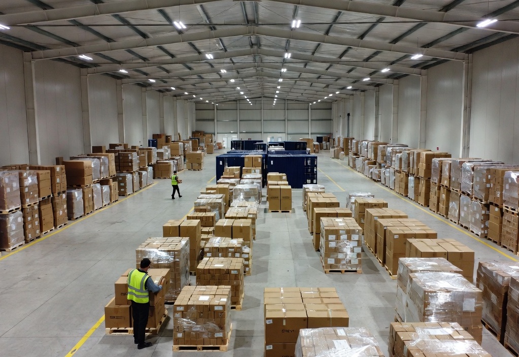 Склад с коробками — сборные грузы GS Line